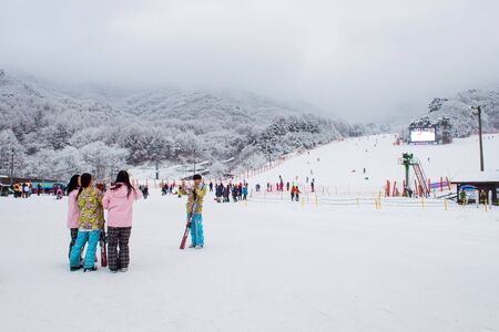 DEOGYUSAN,KOREA - JANUARY 23: Skiers and Tourists in Deogyusan Ski Resort on Deogyusan mountains,South Korea on January 23, 2015.のeditorial素材