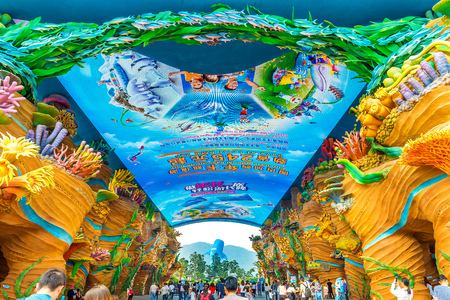Zhuhai, Guangdong, China- NOV 9, 2017 : Tourist at the Zhuhai Chimelong Ocean Kingdom Park in Zhuhai, China.のeditorial素材