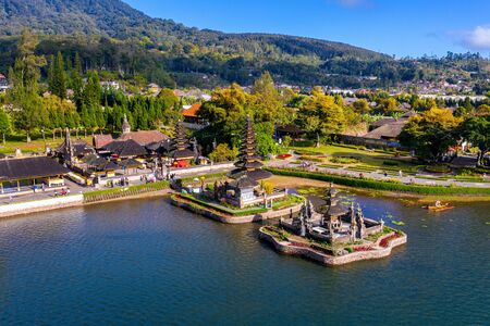 pura ulun danu bratan temple in Bali, indonesia.の写真素材