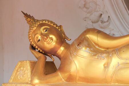 buddha statue  sleep  ancient  in the Thai templeの写真素材