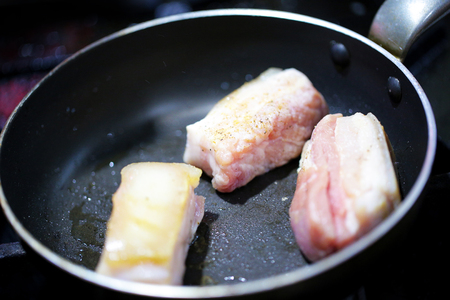 Chef preparing food, meal, in the kitchen, chef cooking, Chef decorating dish, closeupの写真素材