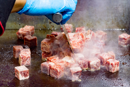Grilled Kobe Beef Cube, Kobe beef teppanyaki Steakの写真素材