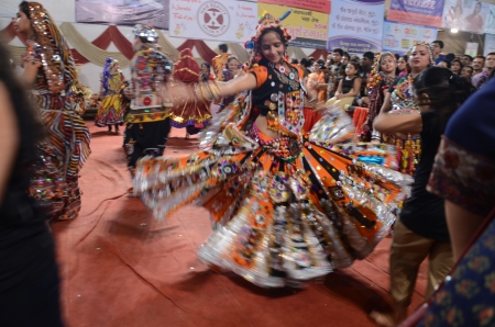 A girl danding Garba, Navratri Celebrations, Mumbaiのeditorial素材