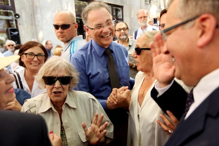 Warsaw, POLAND - AUGUST 5, 2015: The farewell meeting residents Warsaw with President Bronislaw Komorowski in Warsawのeditorial素材
