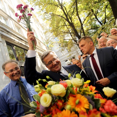 Warsaw, POLAND - AUGUST 5, 2015: The farewell meeting residents Warsaw with President Bronislaw Komorowski in Warsawのeditorial素材