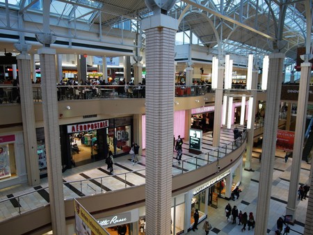 Jersey City, New Jersey - March 18 2017. New Port mall, a recently opened mall in the new developement of Jersey City area.のeditorial素材