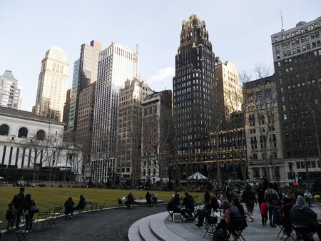 New York City - April 2 2017. Bryant Parkのeditorial素材