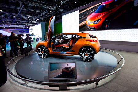 MOSCOW-SEPTEMBER 9  Concept Car Renault Captur at the Moscow International Motor Show on September 9, 2012 in Moscow, Russiaのeditorial素材