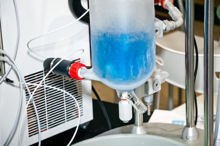 Universal reactor work station with a range of easily interchangeable vessels