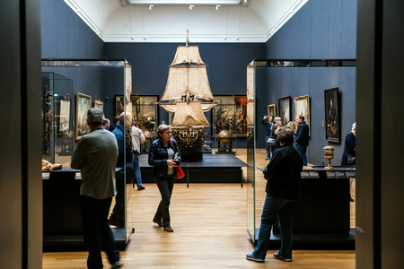 Visitors in Rijsmuseum in Amsterdam city, Hollandのeditorial素材