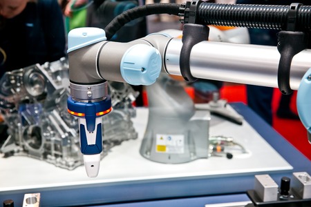 Universal Robots presenting practical examples show how flexible, simple and individual UR robots...