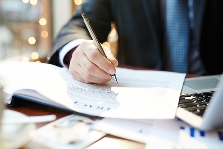 Reading contractの写真素材