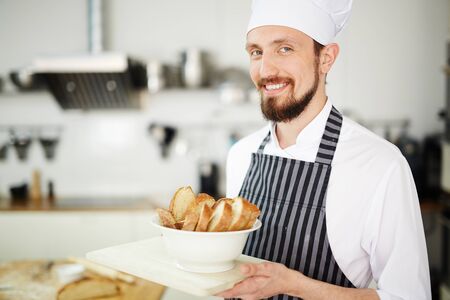 Serving bread