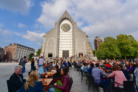 PARIS - SEPTEMBER 2014: Alfresco dining in front of Basilica of Notre Dame de la Treille  on September 15 2014 in Lille, Franceのeditorial素材