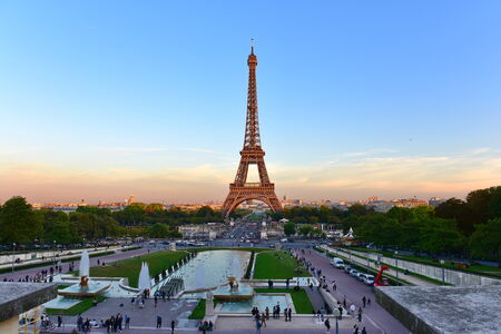 PARIS - SEPTEMBER 25: View of the Eiffel Tower from Jardins du Trocadero park, a global cultural icon of France and one of the most recognizable structure in the world, taken on September 25, 2014 in Paris, Franceのeditorial素材