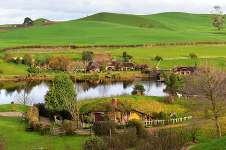 MATAMATA, NEW ZEALAND - AUGUST 2017: Village in Hobbiton movie set featured in Lord of the Rings and Hobbit movies on August 27, 2017 in Matamataのeditorial素材