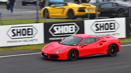HAMPTON DOWNS, NEW ZEALAND - APRIL 18: Ferrari 488 GTB driving around circuit at Ferrari Challenge Asia Pacific Series race on April 15, 2018 in Hampton Downsのeditorial素材