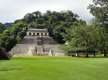 mayan temple ruins at Palenque in Mexicoのeditorial素材