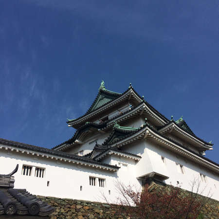 Wakayama Castle with blue sky background, a famous landmark in Wakayama, Japanのeditorial素材