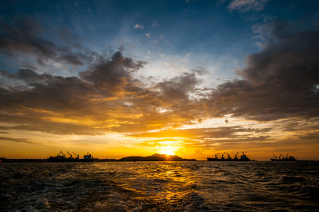 sea sun setの写真素材