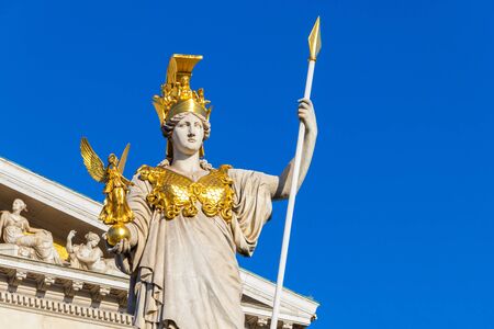 The ancient Greek Goddess Athena in front of Austrian Parliament Buildingの素材 [FY310131324412]