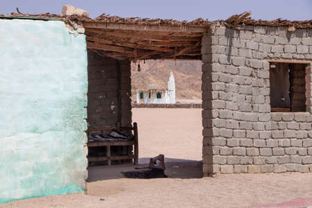 A local modest mosque in Egyptian desert.の写真素材