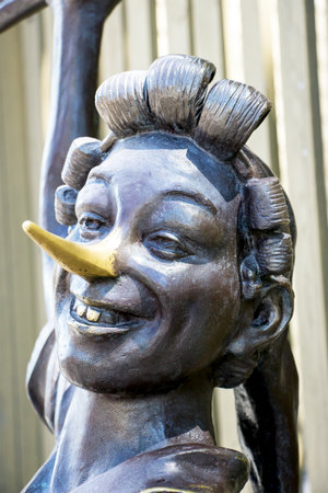 SAMARA, RUSSIA - JUNE 19, 2017: Museum-Estate of the writer A.N. Tolstoy. Bronze statue of Pinocchio. The face of Pinocchio and his long nose close upのeditorial素材