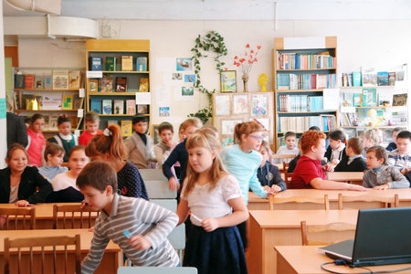 CHAPAEVSK, SAMARA REGION, RUSSIA - NOVEMBER 26, 2017: Grammar school in city Chapaevsk. Schoolchildren in classroomのeditorial素材
