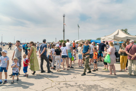 Samara, Russia - August 17, 2019: People walk in the squareのeditorial素材