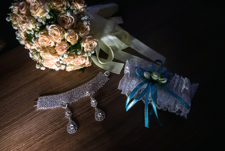 flower, bouquet, love, day, valentine, marriage, background, hymeneal, rings, decoration, concept, holiday, object, celebration, creative, gold, couple, engagement, , nature, wooden, flowersの写真素材