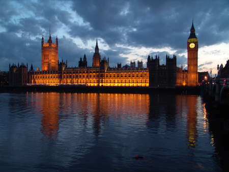 Big Ben and the Houses of Parliament at night in London, UKのeditorial素材