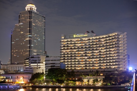 BANGKOK Ð JANUARY 13 : A view on Shangri-la hotel from brige in Bangkok on January 13, 2012. Downtown was spared of flooding in recent  disastreous floods in Thailand.のeditorial素材