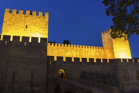 Sao Jorge Castle in Lisbon in the eveningのeditorial素材