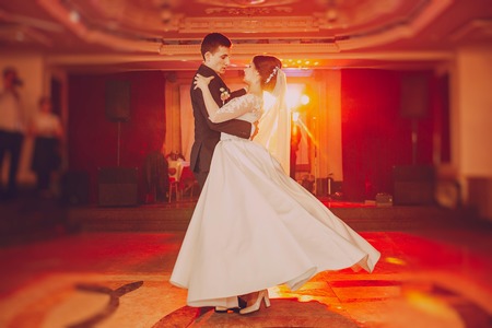 romantic couple dancing on their wedding HDの写真素材