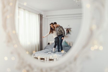 couple in a badの写真素材