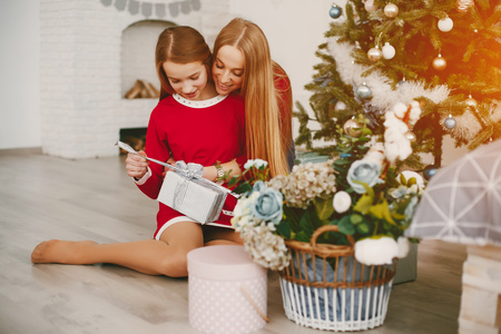 sisters at homeの写真素材