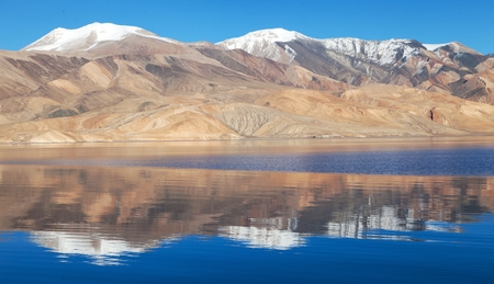 Tso Moriri lake in Rupshu valley, Chamser and Lungser Kangri - Ladakh - Jammu and Kashmir - Indiaの写真素材