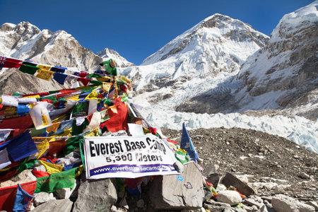 EVEREST BASE CAMP, NEPAL, 14th NOVEMBER 2014 - view from Mount Everest base camp with rows of buddhist prayer flags - sagarmatha national park, way to Everest base camp - Nepalのeditorial素材