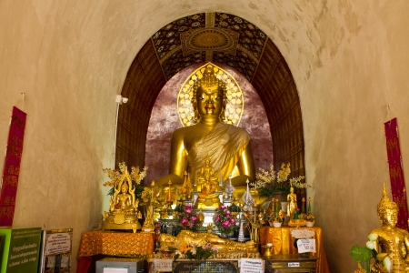 Buddha statue in Chedi, Wat Chet Yotのeditorial素材