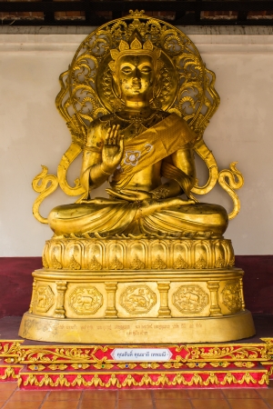 Buddha statue in wat Phra That Haripunchaiの写真素材