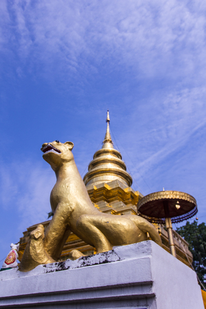 Phra That Si Chom Thong Vora Vihan pagoda, Chiangmai, Thailandのeditorial素材