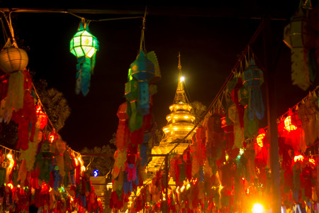 Yi Peng Lantern  Loy Krathong Festival in Wat Pra That sri Chomthong vora vihan,Pagoda Thailandのeditorial素材