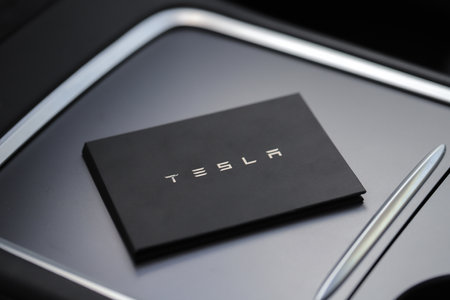 Kyiv, Ukraine - 29 september, 2022: Tesla Model Y vehicle electric key card close-upのeditorial素材
