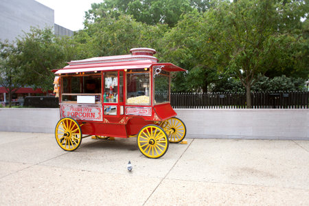 red popcorn cart in Washington D.C.のeditorial素材