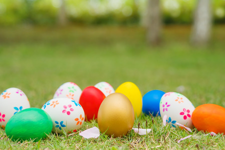 Easter egg, happy Easter sunday hunt holiday decorationsの写真素材
