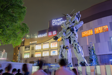 Odaiba Japan - September 04 2017: New Unicorn Gundam Full-size 1/1 scale at Diver City, Odaiba, Tokyo, Japanのeditorial素材