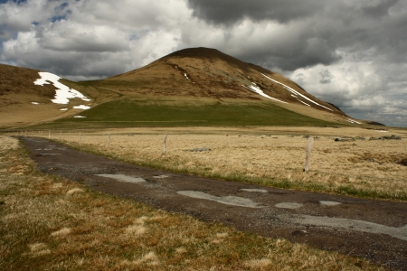 footpath to puy de l angleの写真素材