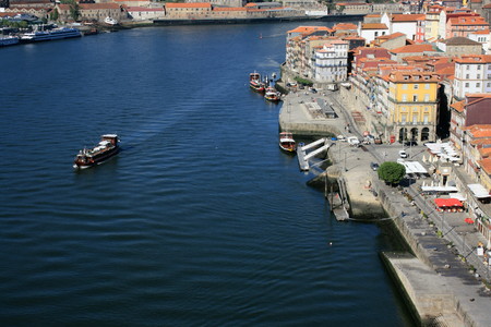 waterfront in Oporto - Northern Portugal のeditorial素材