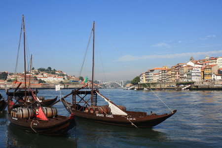 rabelo boats in Vila Nova de Gaia, Portugalのeditorial素材