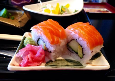 Salmon sushiの素材